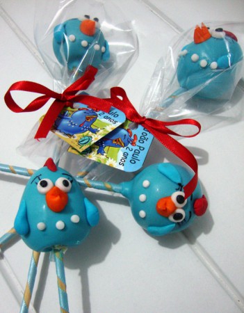CAKE POP - GALINHA PINTADINHA